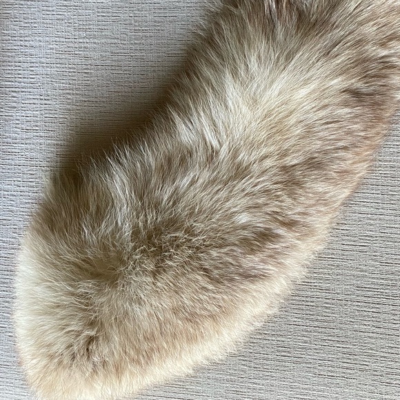 Faux fur shawl collar - Picture 2 of 7